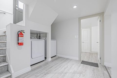 Photo 27 at 305 Connaught Avenue, Newtonbrook West, Toronto