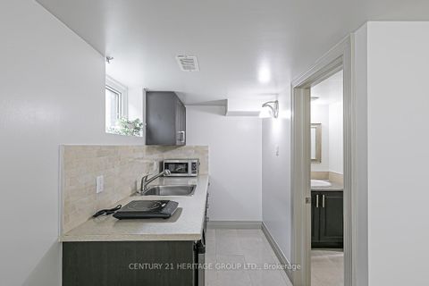 Photo 33 at 305 Connaught Avenue, Newtonbrook West, Toronto