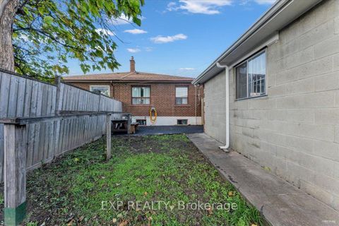 Photo 40 at 21 Kanarick Crescent, Jane Heights, Toronto