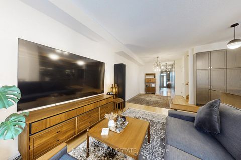 Photo 5 at 89 Thornapple Lane, Oak Ridges Lake Wilcox, Richmond Hill