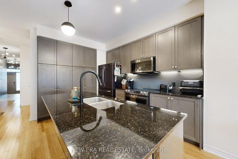 Photo 10 at 89 Thornapple Lane, Oak Ridges Lake Wilcox, Richmond Hill