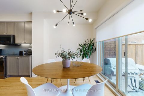 Photo 12 at 89 Thornapple Lane, Oak Ridges Lake Wilcox, Richmond Hill