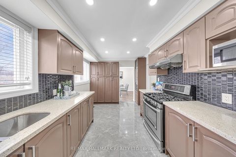Photo 11 at 35 Rowallan Drive, West Hill, Toronto
