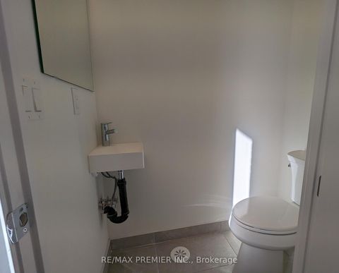 Photo 3 at 408 - 11 Steckley House Lane, Rural Richmond Hill, Richmond Hill