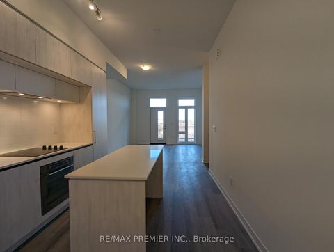 Photo 4 at 408 - 11 Steckley House Lane, Rural Richmond Hill, Richmond Hill