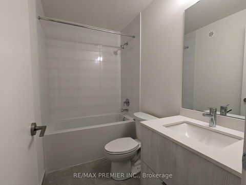 Photo 8 at 408 - 11 Steckley House Lane, Rural Richmond Hill, Richmond Hill