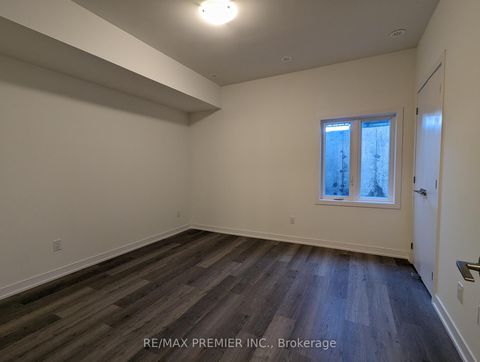 Photo 11 at 408 - 11 Steckley House Lane, Rural Richmond Hill, Richmond Hill