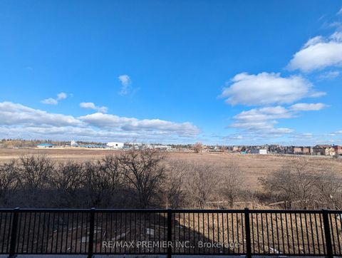 Photo 17 at 408 - 11 Steckley House Lane, Rural Richmond Hill, Richmond Hill