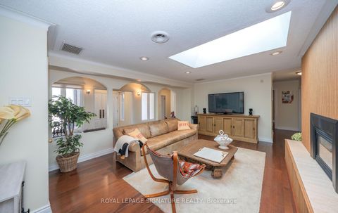 Photo 6 at 2098 Pharmacy Avenue, L'Amoreaux, Toronto