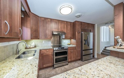 Photo 12 at 2098 Pharmacy Avenue, L'Amoreaux, Toronto