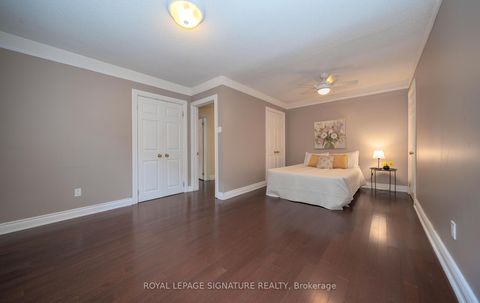 Photo 19 at 2098 Pharmacy Avenue, L'Amoreaux, Toronto