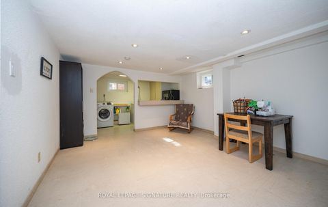 Photo 26 at 2098 Pharmacy Avenue, L'Amoreaux, Toronto