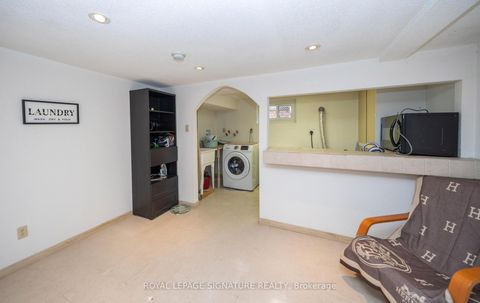 Photo 31 at 2098 Pharmacy Avenue, L'Amoreaux, Toronto