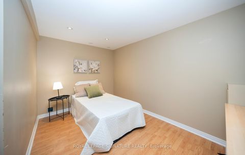 Photo 33 at 2098 Pharmacy Avenue, L'Amoreaux, Toronto