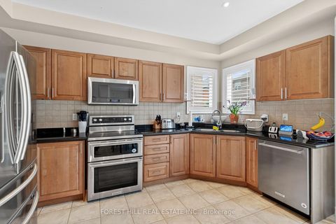 Photo 13 at 10 Mendel Crescent, Patterson, Vaughan