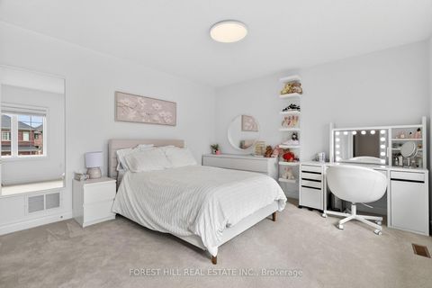 Photo 23 at 10 Mendel Crescent, Patterson, Vaughan