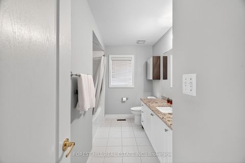 Photo 28 at 10 Mendel Crescent, Patterson, Vaughan