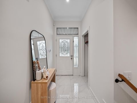 Photo 2 at 117 Wildberry Crescent, Vellore Village, Vaughan
