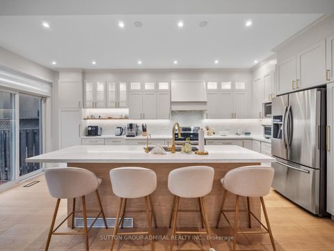 Photo 8 at 117 Wildberry Crescent, Vellore Village, Vaughan