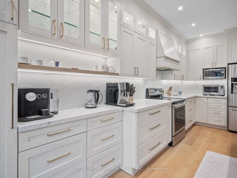 Photo 10 at 117 Wildberry Crescent, Vellore Village, Vaughan