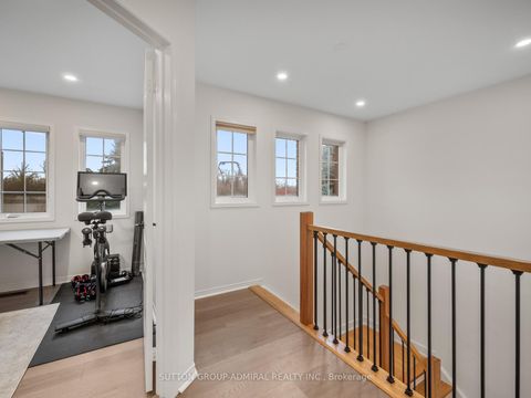 Photo 17 at 117 Wildberry Crescent, Vellore Village, Vaughan