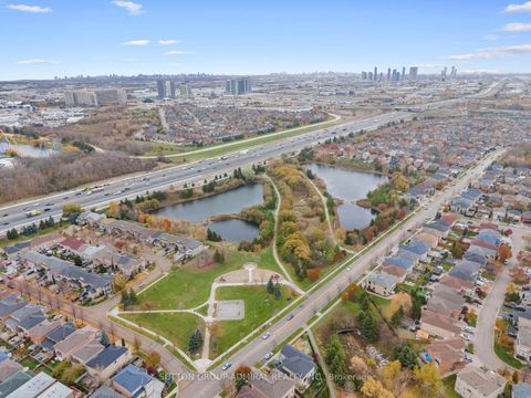 Photo 44 at 117 Wildberry Crescent, Vellore Village, Vaughan