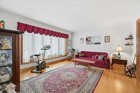 Photo 3 at 237 Mohawk Road, BR Bronte, Oakville