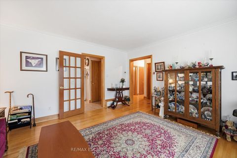 Photo 5 at 237 Mohawk Road, BR Bronte, Oakville