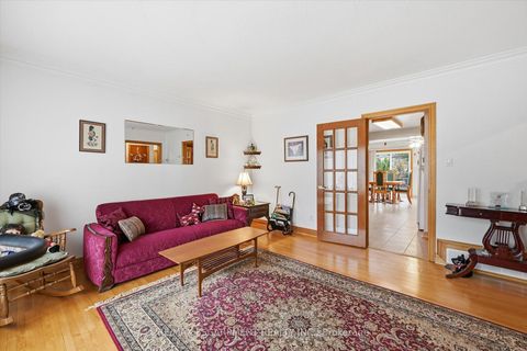 Photo 6 at 237 Mohawk Road, BR Bronte, Oakville