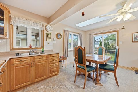 Photo 9 at 237 Mohawk Road, BR Bronte, Oakville