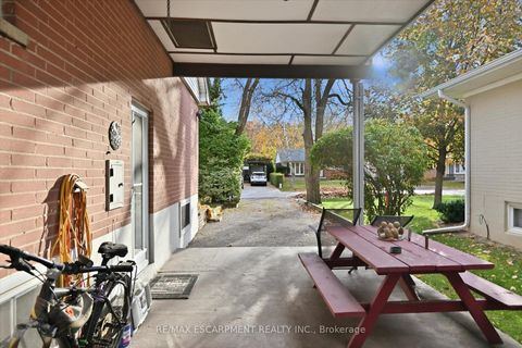 Photo 32 at 237 Mohawk Road, BR Bronte, Oakville