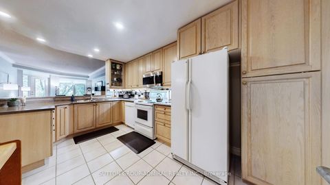 Photo 15 at 207 - 10 Old Mill Trail, Kingsway South, Toronto