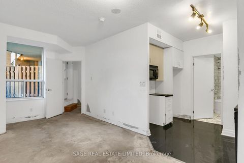 Photo 3 at 213 - 70 Alexander Street, Yonge Corridor, Toronto