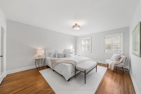 Photo 10 at 10 Heather Road, Leaside, Toronto