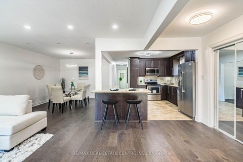 Photo 4 at 1048 Robarts Road, CP College Park, Oakville