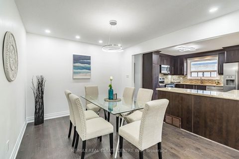 Photo 7 at 1048 Robarts Road, CP College Park, Oakville