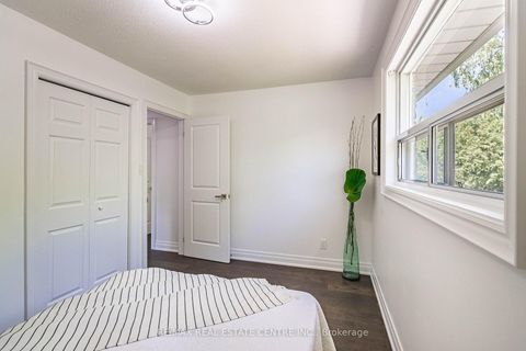 Photo 22 at 1048 Robarts Road, CP College Park, Oakville