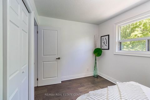 Photo 23 at 1048 Robarts Road, CP College Park, Oakville