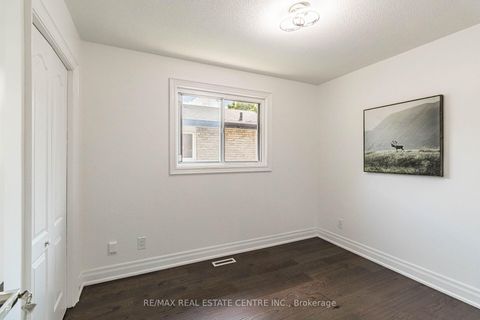 Photo 24 at 1048 Robarts Road, CP College Park, Oakville