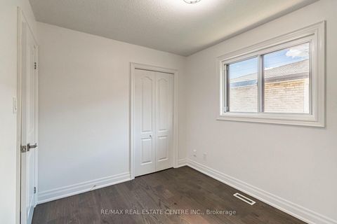 Photo 25 at 1048 Robarts Road, CP College Park, Oakville