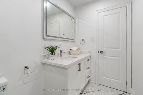 Photo 28 at 1048 Robarts Road, CP College Park, Oakville