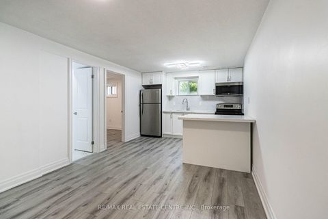 Photo 33 at 1048 Robarts Road, CP College Park, Oakville