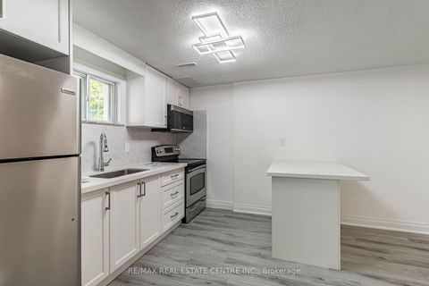 Photo 38 at 1048 Robarts Road, CP College Park, Oakville