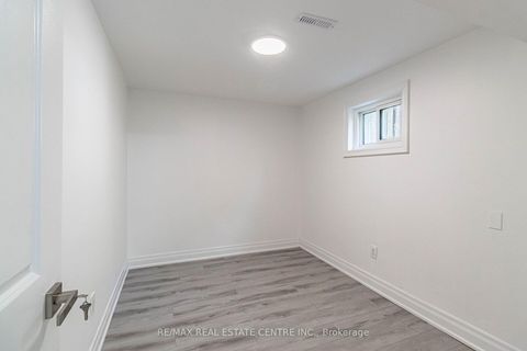 Photo 41 at 1048 Robarts Road, CP College Park, Oakville