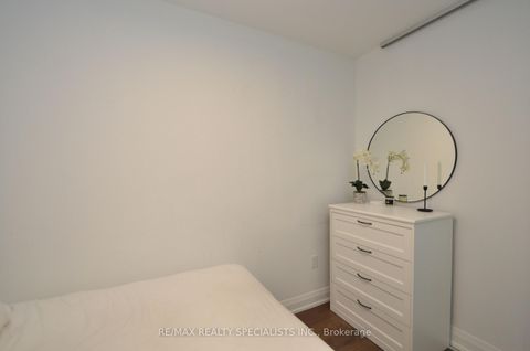 Photo 2 at 2206 - 9 VALHALLA INN Road, City Centre West, Toronto