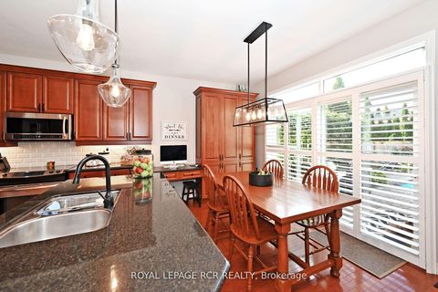 Photo 14 at 142 Regatta Avenue, Oak Ridges, Richmond Hill