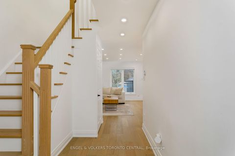 Photo 2 at 41 Gianmarco Way, Vellore Village, Vaughan