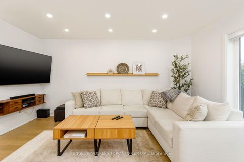 Photo 6 at 41 Gianmarco Way, Vellore Village, Vaughan