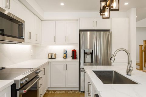 Photo 11 at 41 Gianmarco Way, Vellore Village, Vaughan