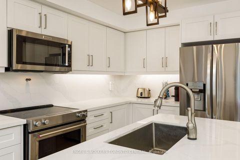 Photo 12 at 41 Gianmarco Way, Vellore Village, Vaughan